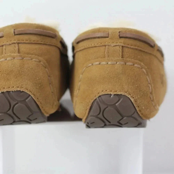 UGG ladies slippers size 5 - Picture 5 of 9